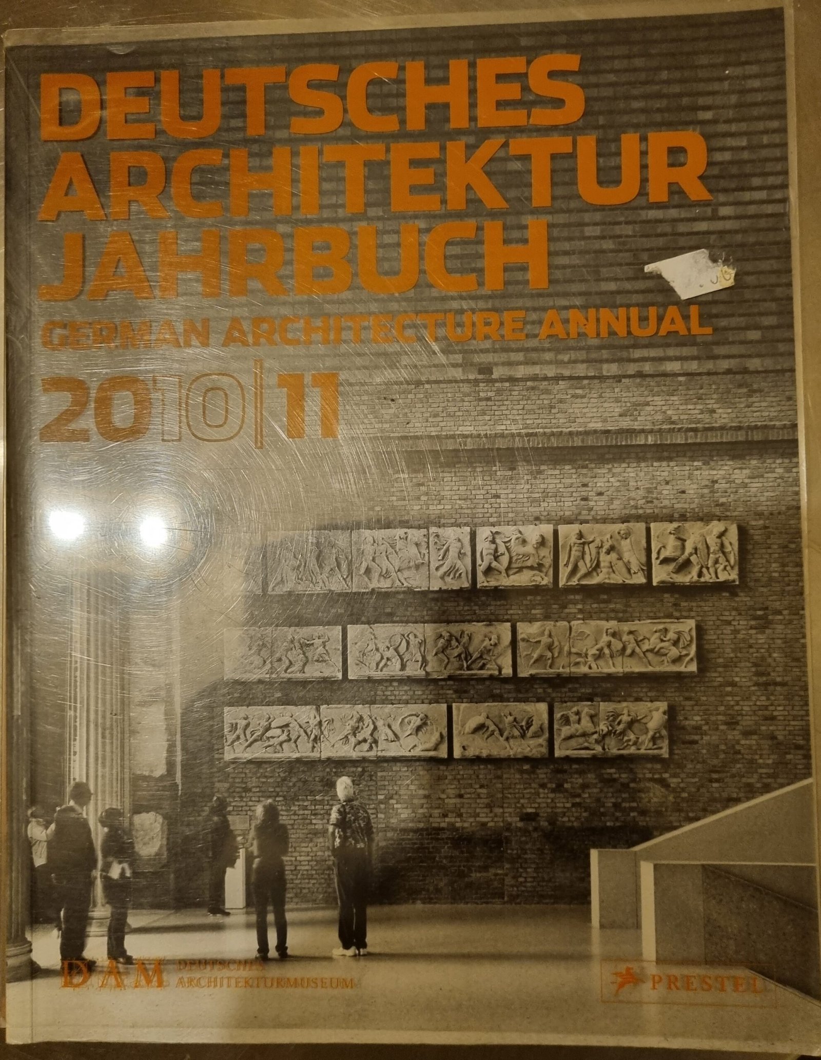 Deutsches Architektur Jahrbuch (German Architectural Yearbook) 2010- 2011